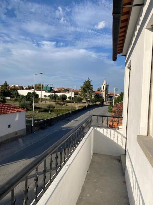 Caminho Da Vila Moradia. Escalos de Cima Exterior photo